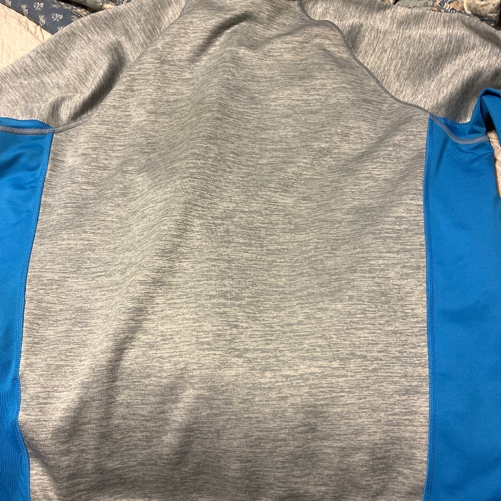 Sweatshirt - Picture 3 of 4